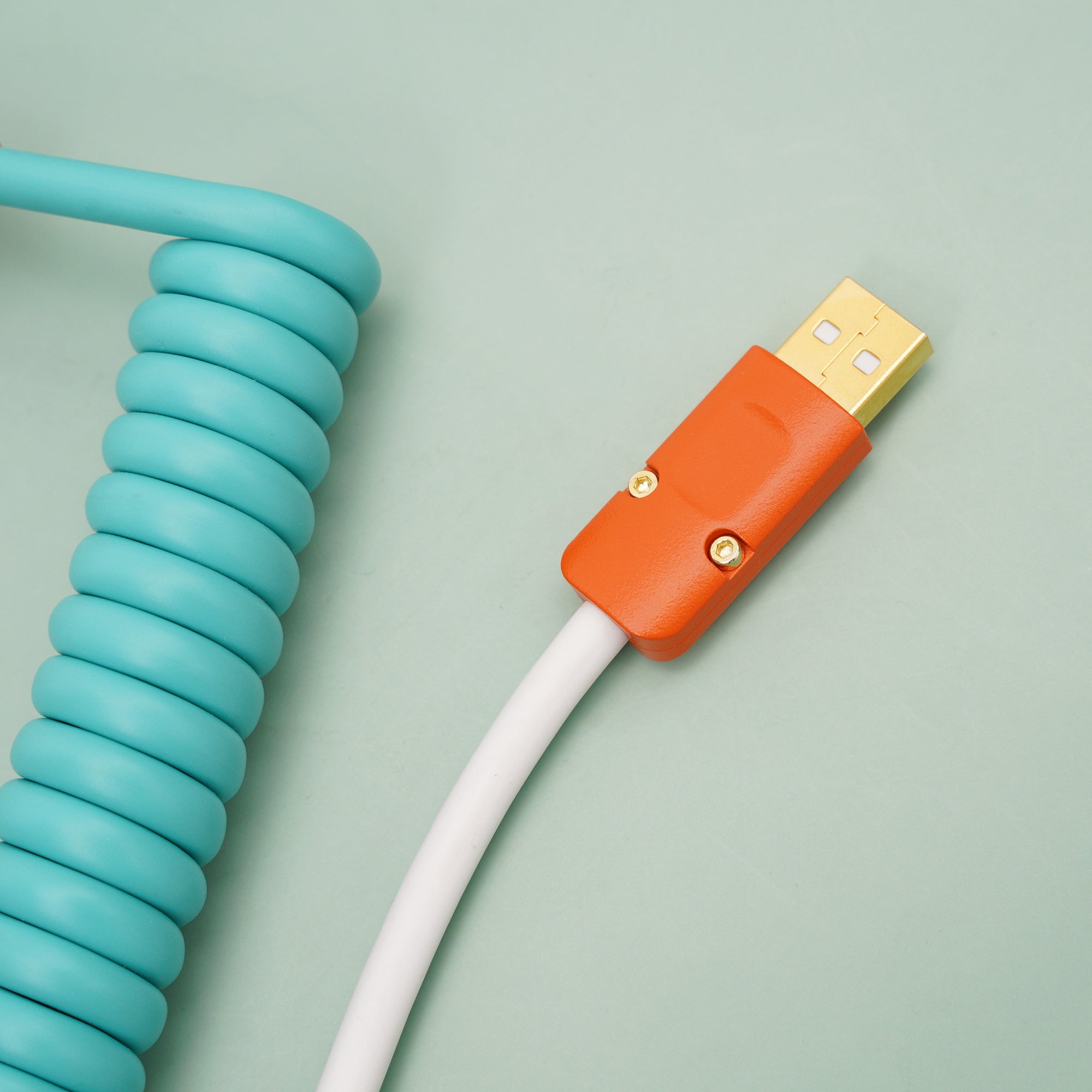 MelGeek Kundenspezifisches TPU-Gummi-Spiral-USB-C-Kabel mit orangefarbener Aviator-Spule auf der Tastaturseite